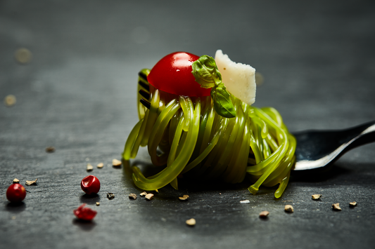 algella.nudel mit veganem Pesto und Pinienkernen