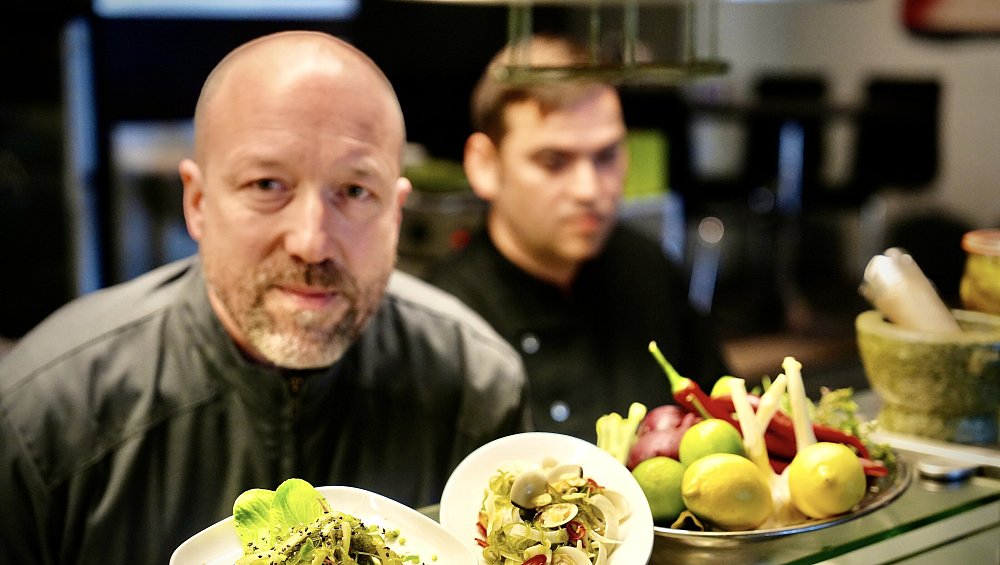 Pak Choi Salat mit algella.nudel und geröstetem Sesam